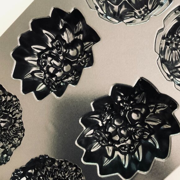 NORDIC WARE Floral Mini Cakes 6 Cup Molds NWT - Picture 5 of 10